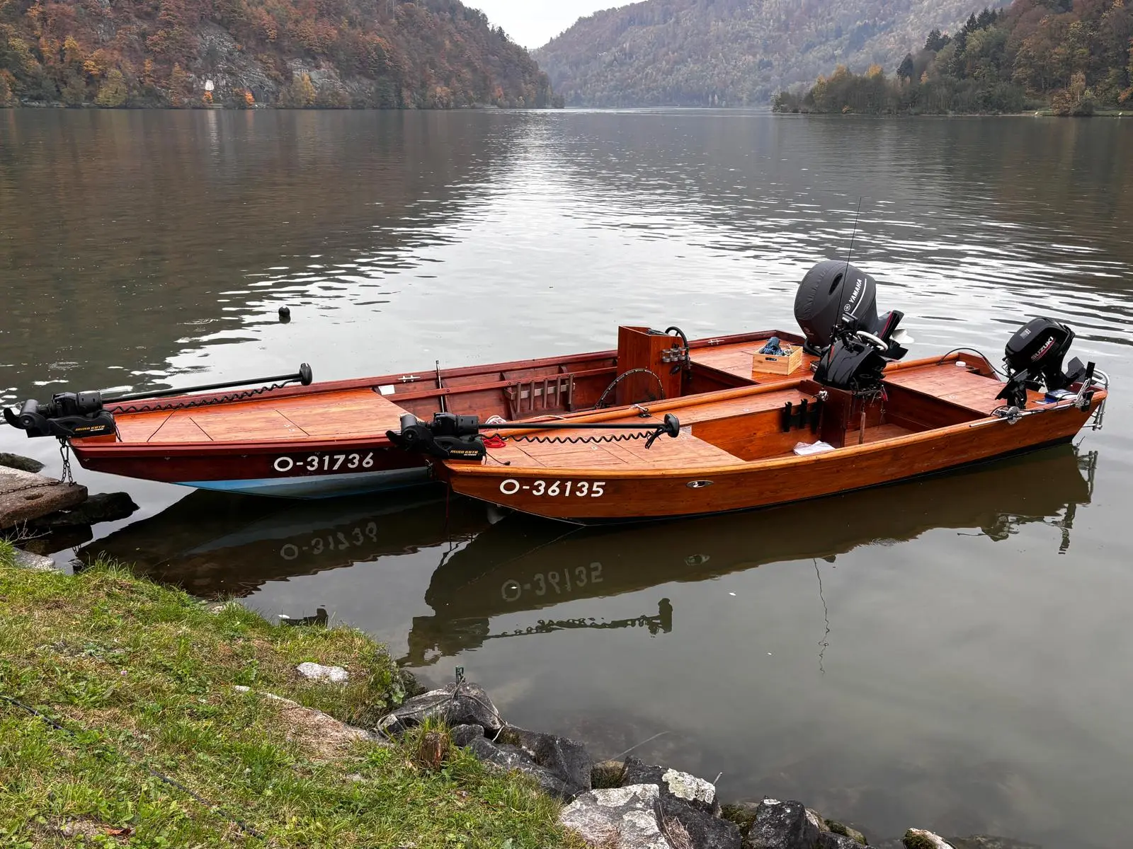Autumn on the Danube: spectacular foliage and mirror-smooth water