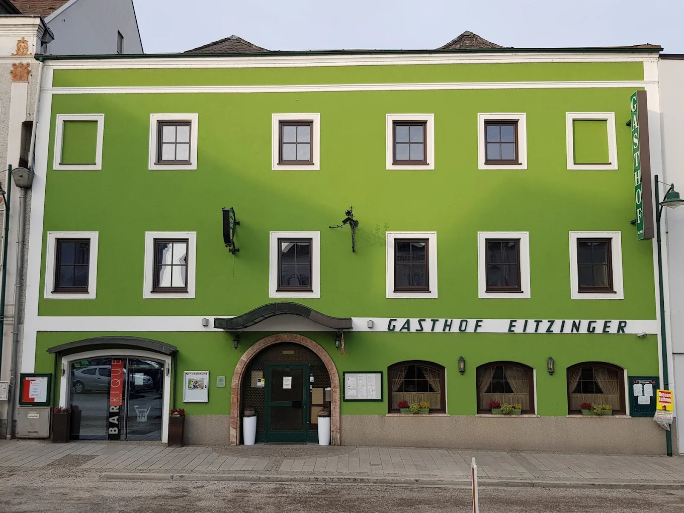 Gasthof Eitzinger zum grünen Baum – Traditional inn in Lambach
