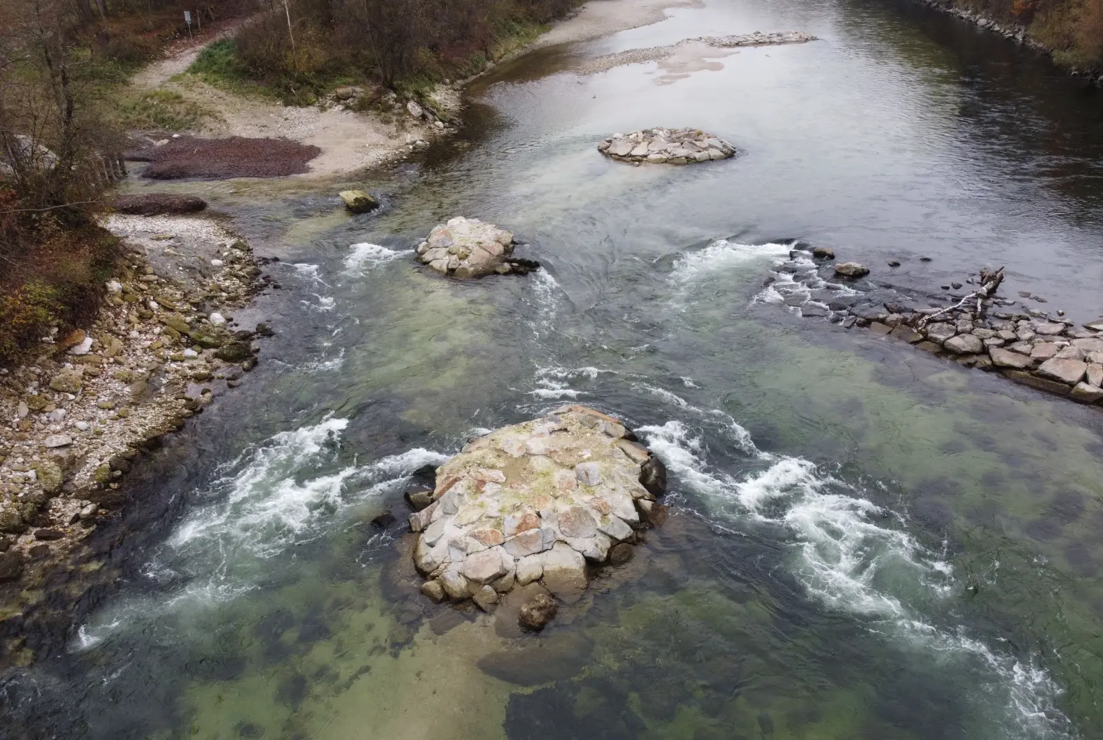Hazard zone with strong currents on the Traun near Wels